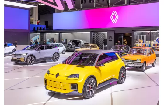 Innovación y nostalgia se fusionan en el nuevo Renault 5 eléctrico 2024