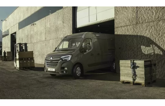 Renault Master 2024: Innovación y Confort en Furgonetas