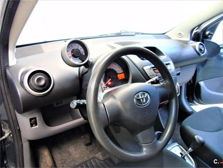 Toyota Aygo 1.0 VVTi  5p foto 9