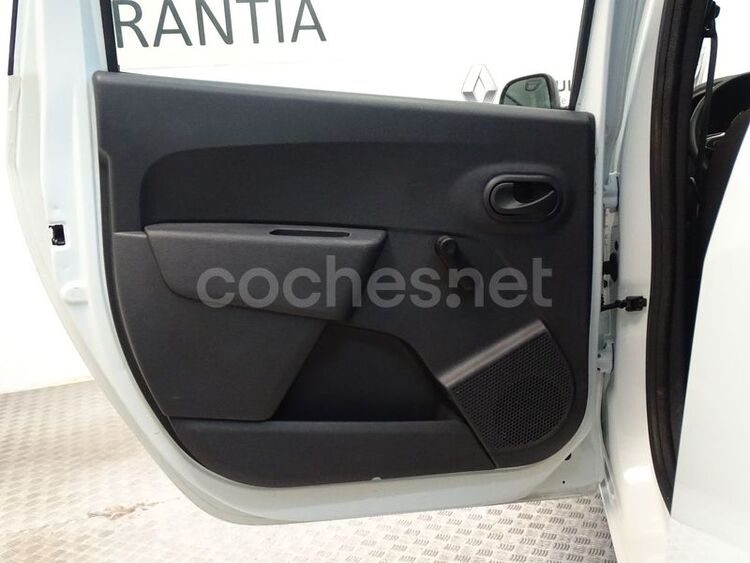 Dacia Lodgy Essential 1.6 75kW 100CV 7Pl 18 5p foto 19
